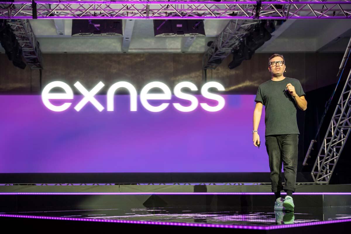 Причина изменения доменного имени Exness и проблемы, которые оно создало